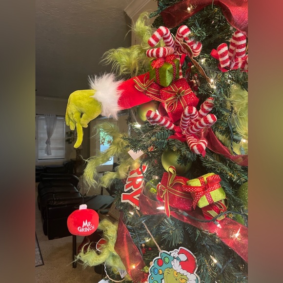 The Grinch Arm Tree Decoration - Picture 3 of 12